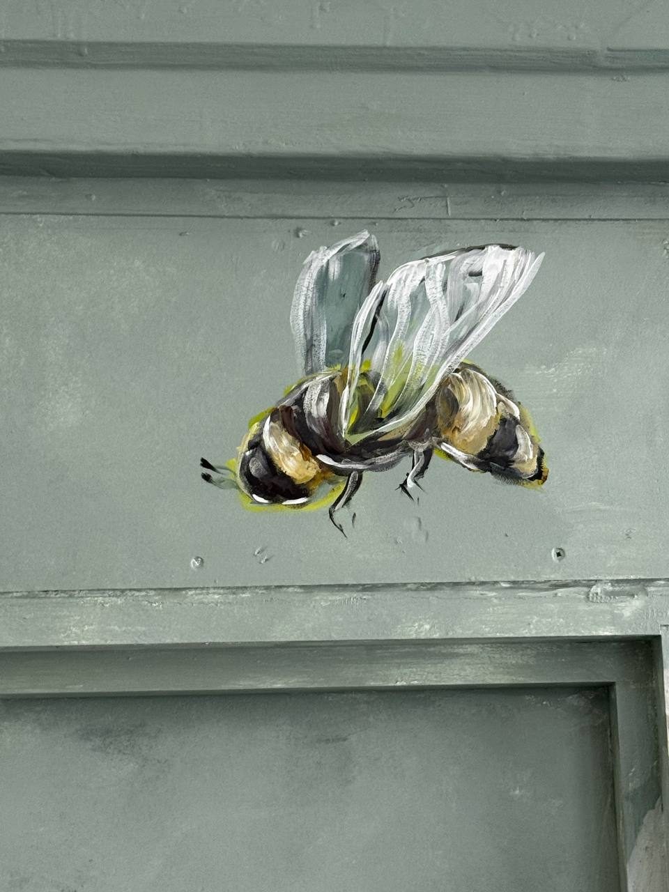 Painted bumblebee — a playful detail
