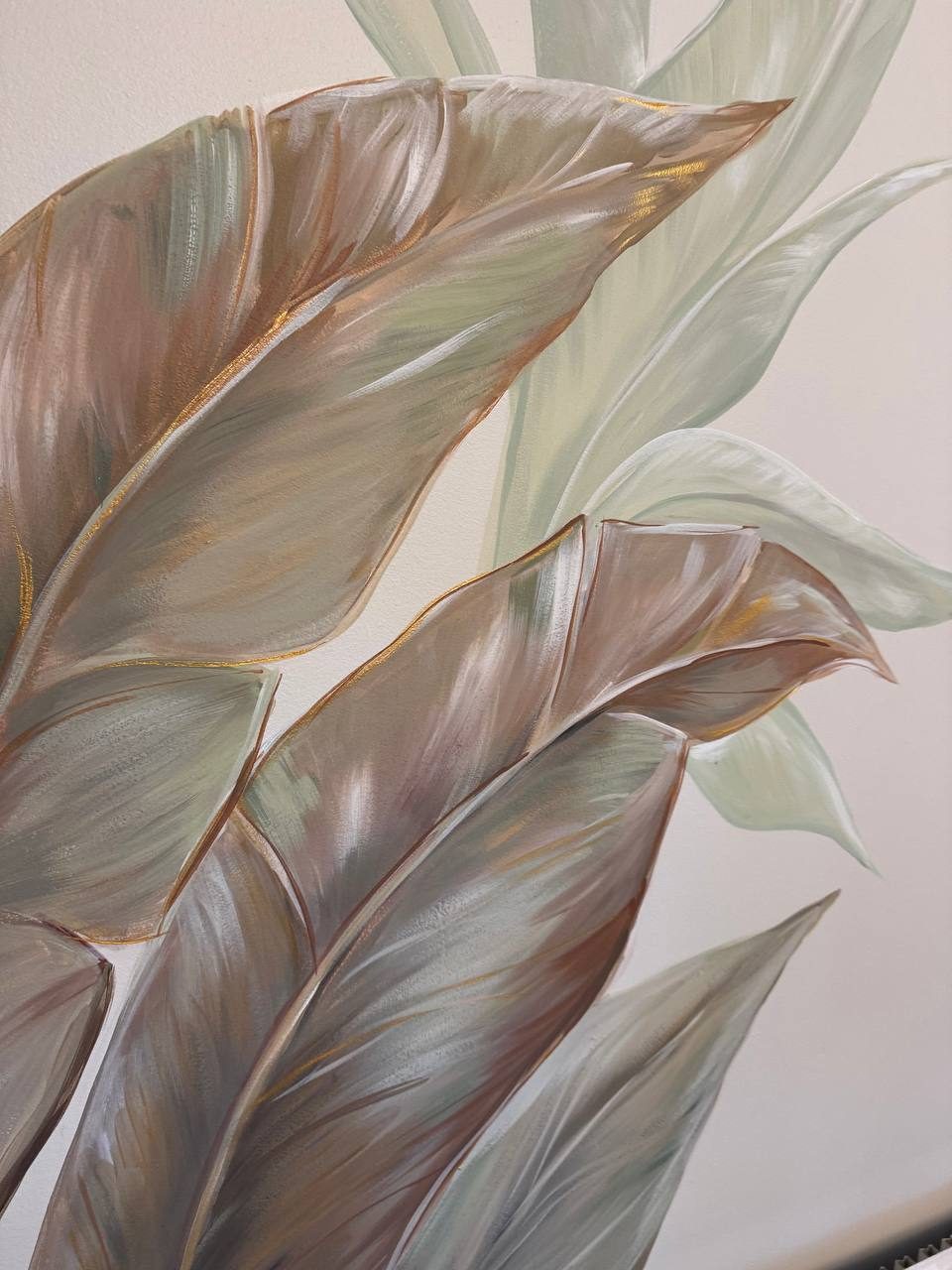 Painted leaves detail