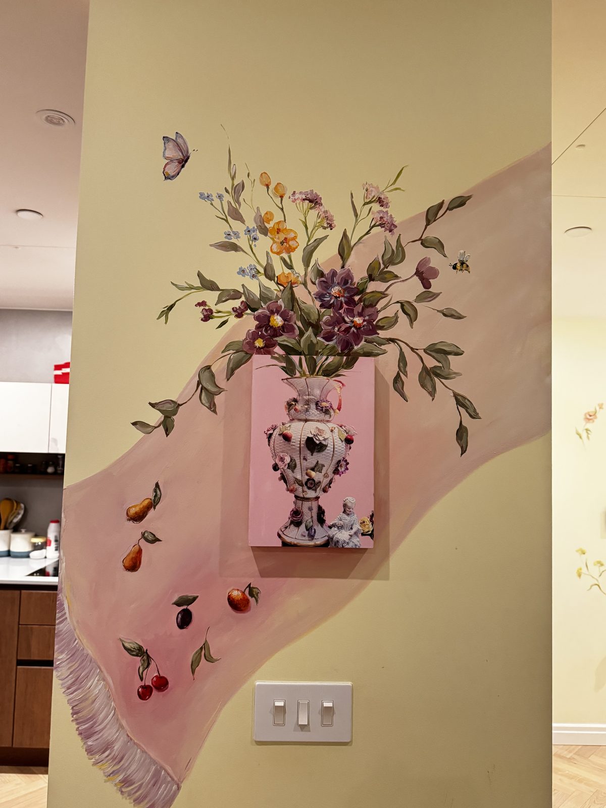 Trompe-l'œil vase of flowers mural